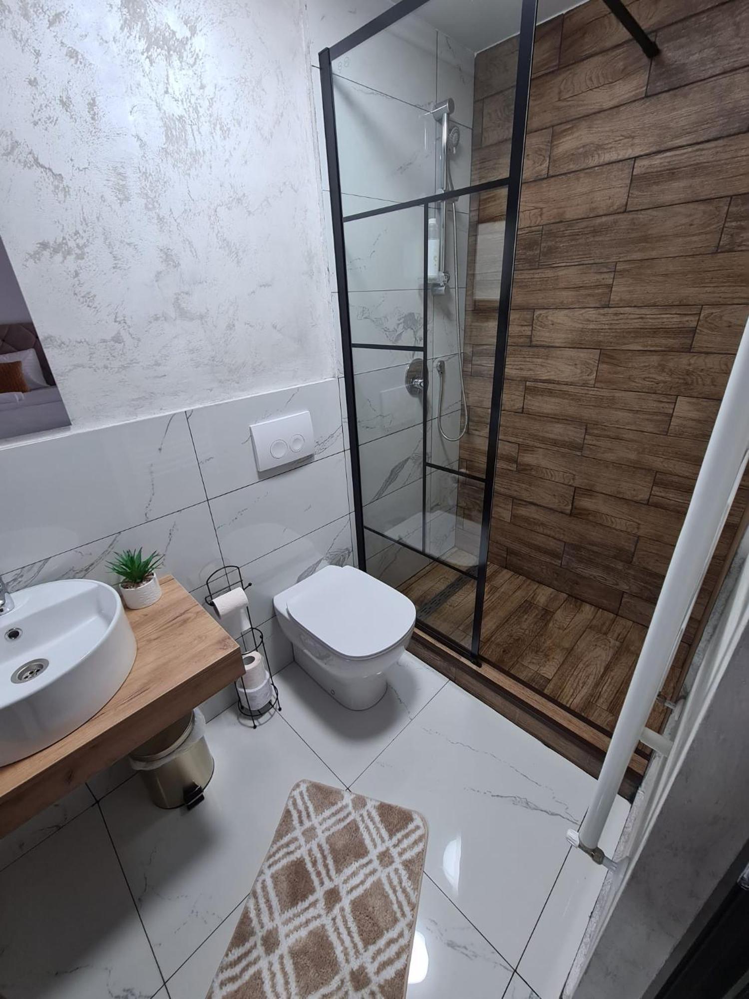 Bella Vista Bungalow Turda Phòng bức ảnh